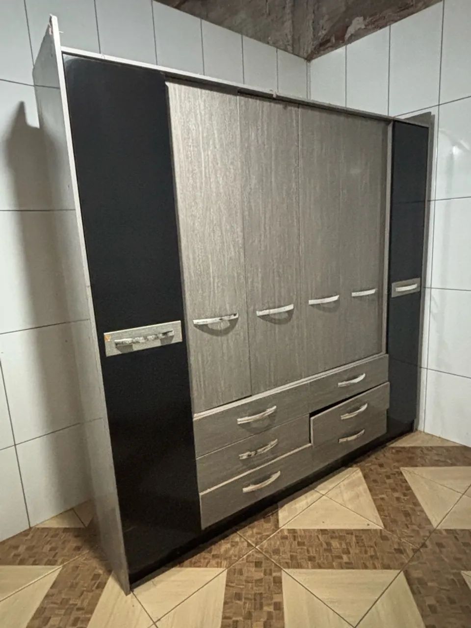 Guarda roupas usado -DOAÇÃO !  - Foto 2