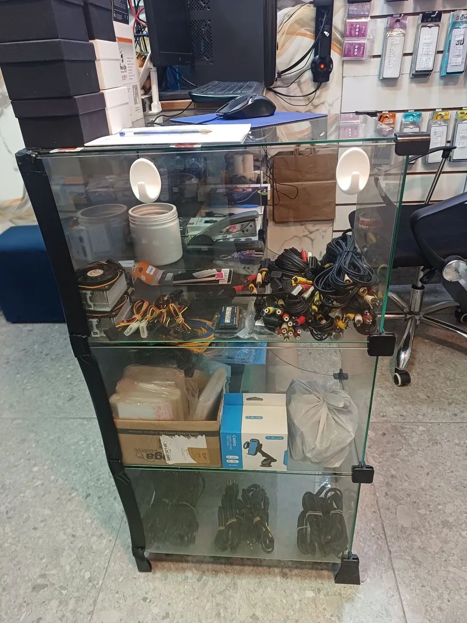 Balcao de vidro com repositor