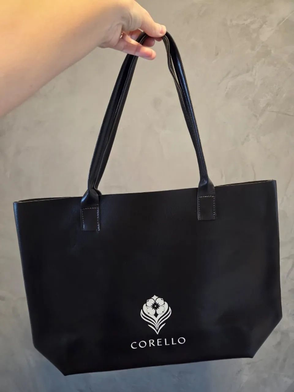 Bolsa estilo Sacola Corello Preta em Couro Legítimo - Nunca Usada (Com Dust Bag)