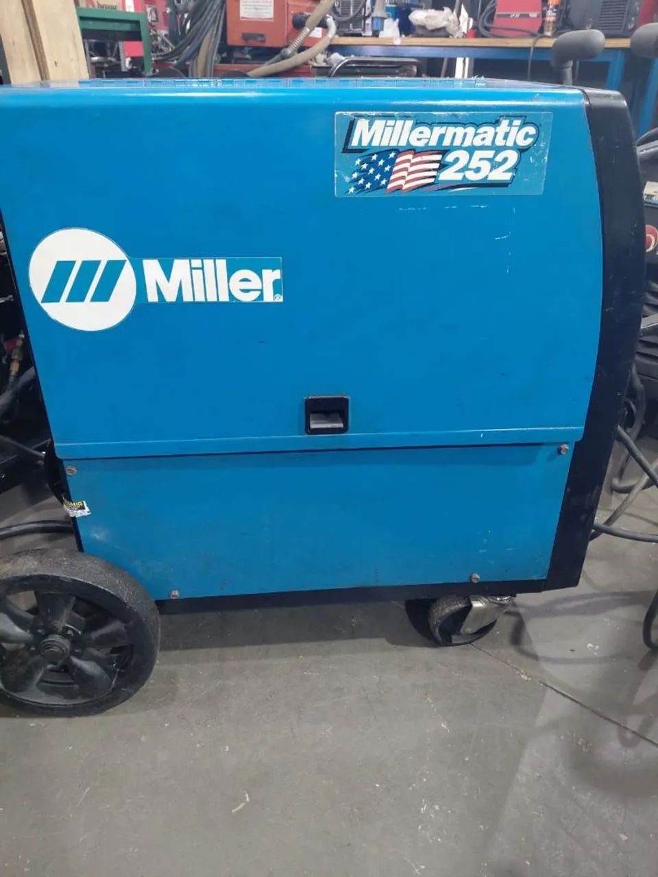 Máquina de solda MIG / MAG modelo Millermatic 252 Miller - Foto 5