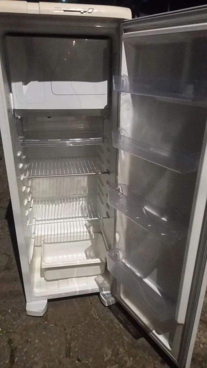Jeladeira Electrolux 280 litros  - Foto 3