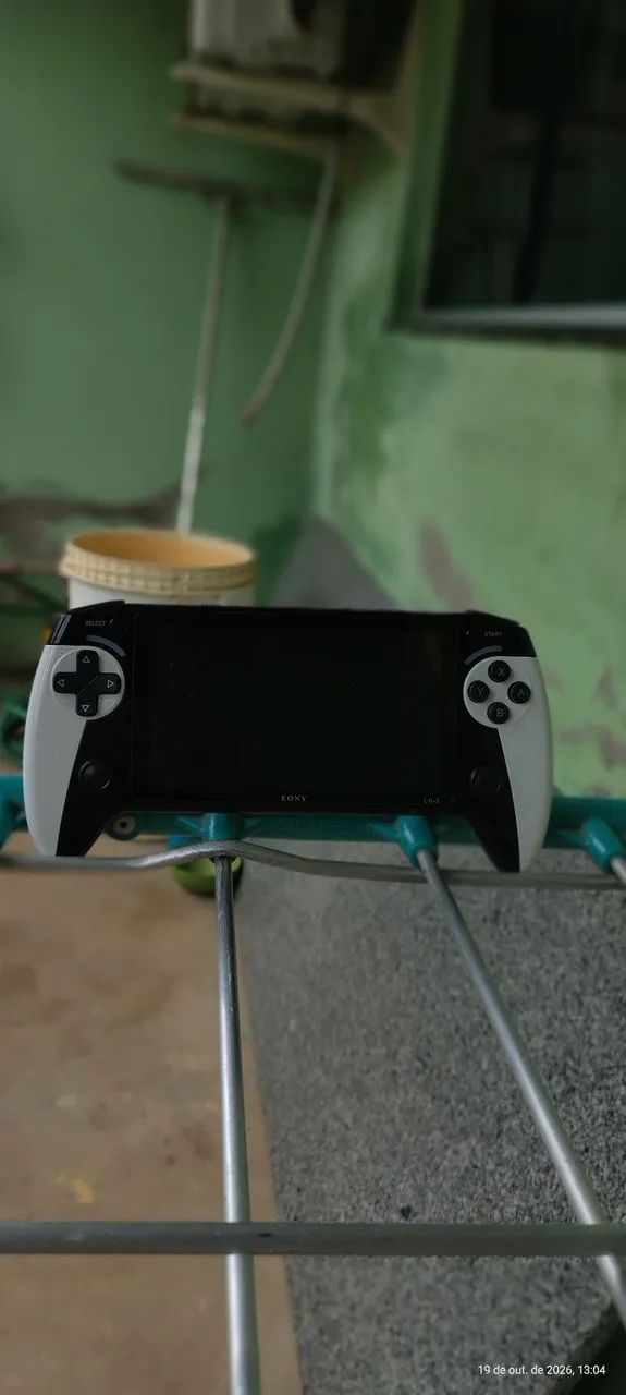 Video Game Portátil Eony LH-5 (também conhecido como Eony X9 de 6.5 polegadas)