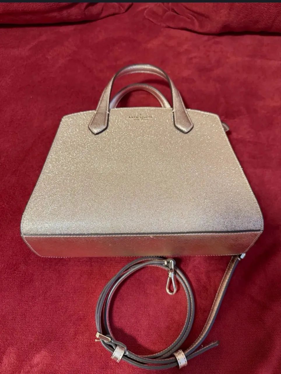 Bolsa  Kate Spade dourada nunca usada - Foto 3