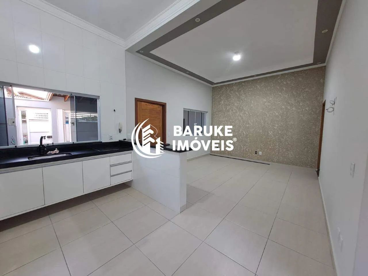 Casa térrea com 3 quartos sendo 1 suíte no bairro Vila Florença