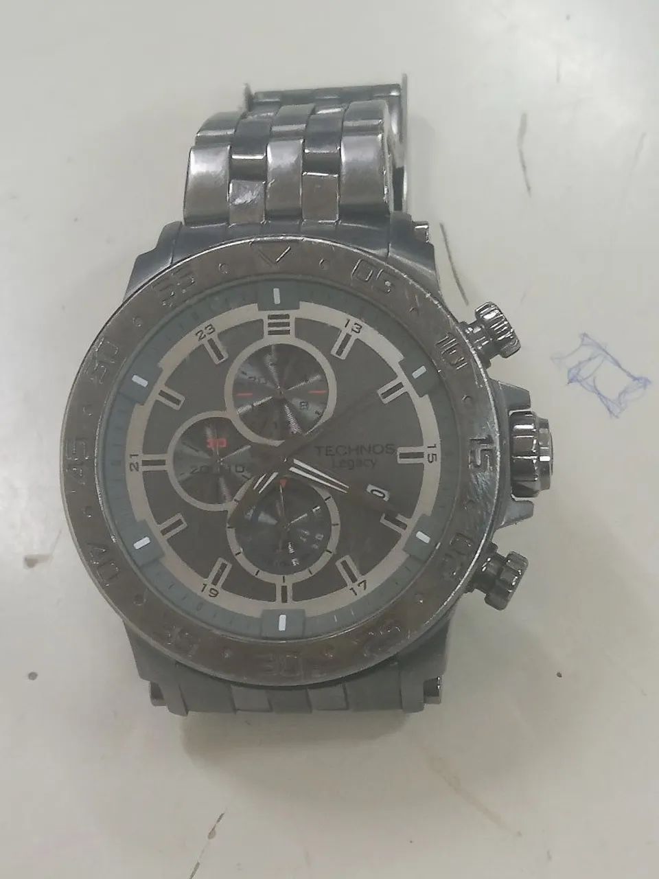 Vendo lindo relógio técnico,legaci,bem conservado e pouco tempo de uso 