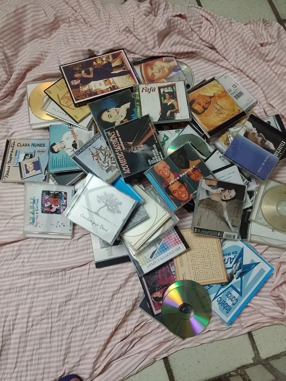 Various CDs and DVDs65580477116803121