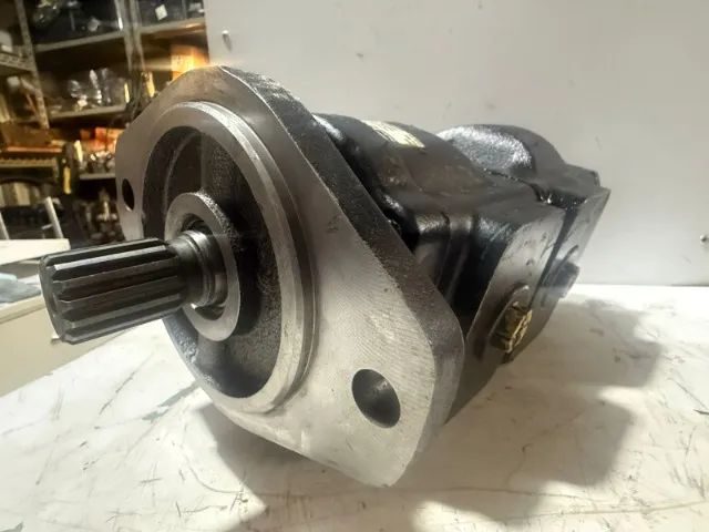 Bomba Hidráulica dupla Parker Retroescavadeira JCB 3C 3CX e 4CX p/n 333/G5390