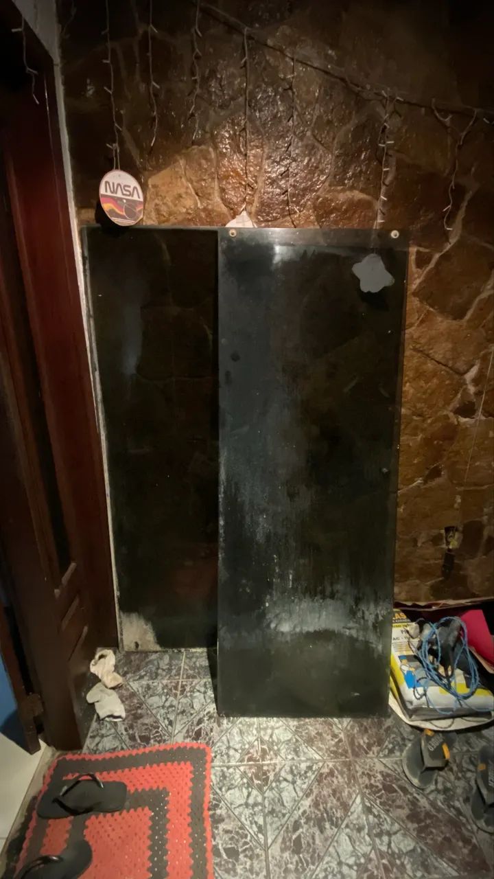 Vende-se 2 folhas de box de banheiro 2