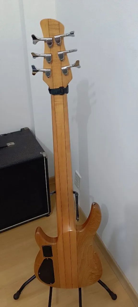 Baixo Eagle e Cubo Ampeg  - Foto 2