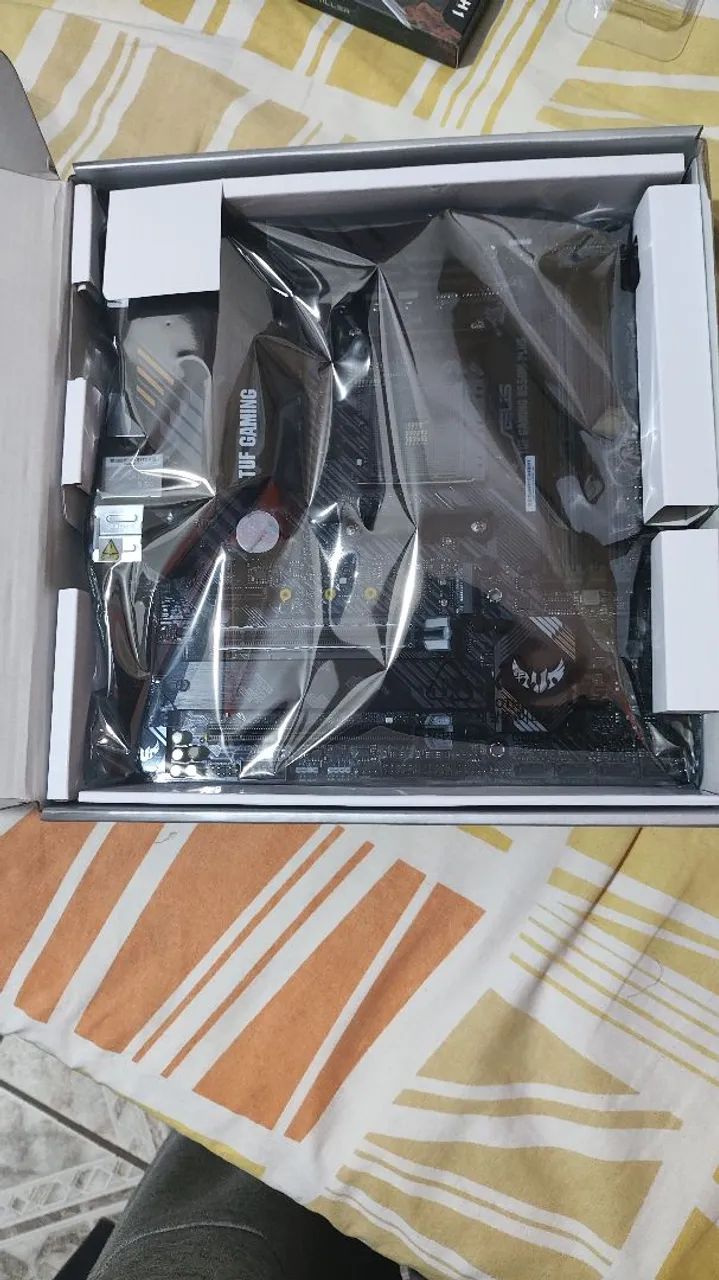 Placa mãe B550 B550M-Plus TUF Gaming (AM4) - Foto 2