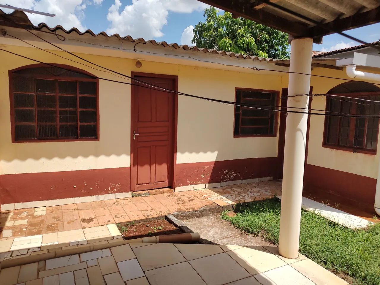 Alugo Casa Fundos - JD Bertioga