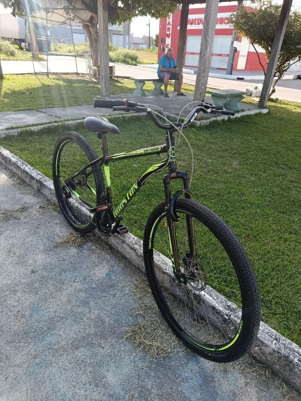 Bicicleta aro 29 com marcha semi nova - Foto 2