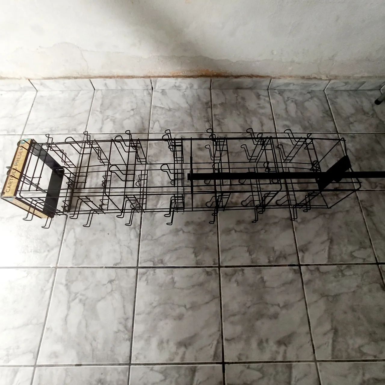 Expositores e prateleiras de loja - Foto 4