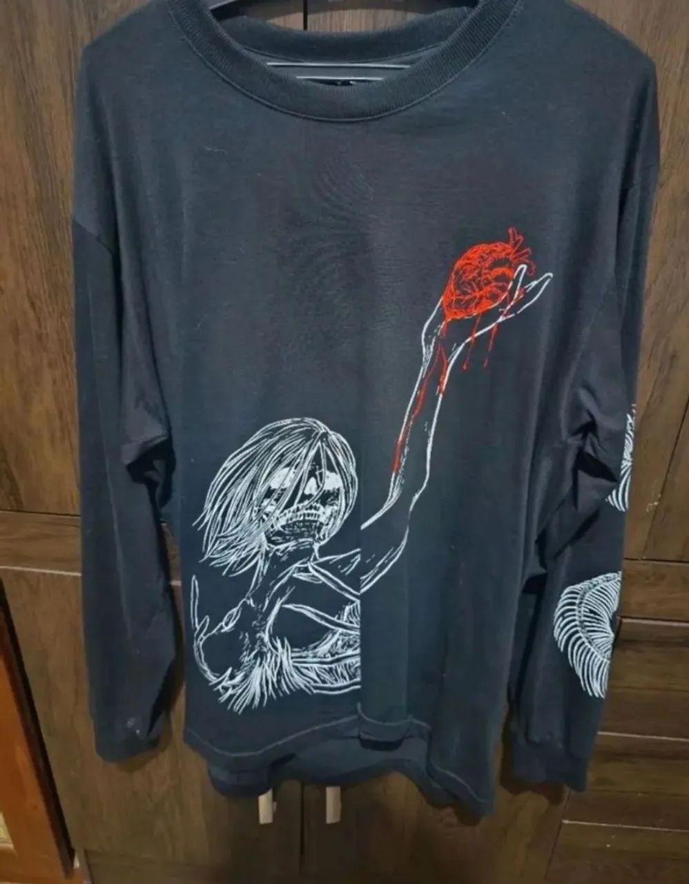 Blusa eren attack on titan ikaricorp