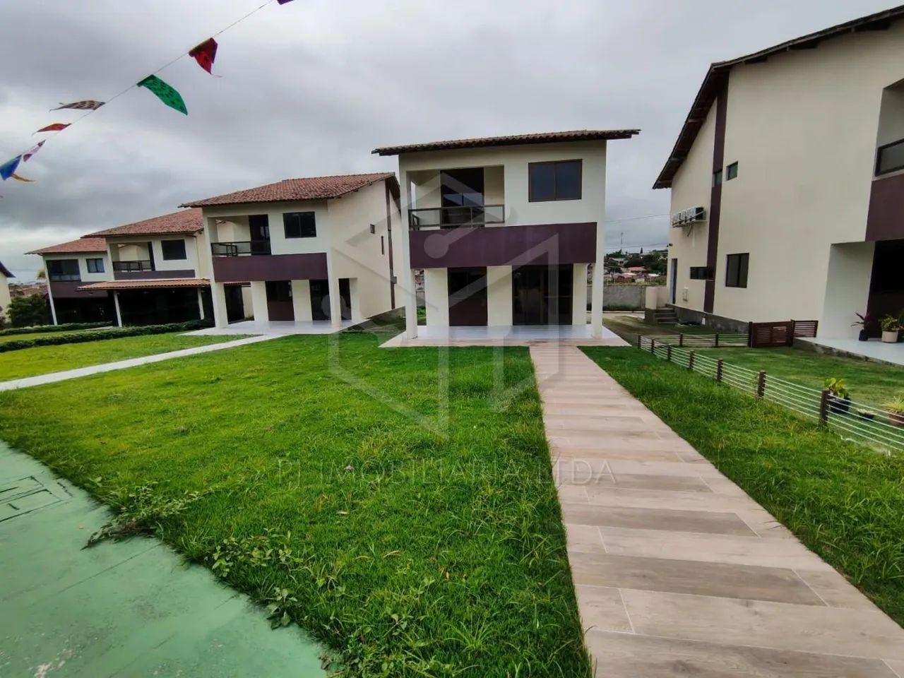 Casa em condominio com 04 quartos em Gravatá/PE