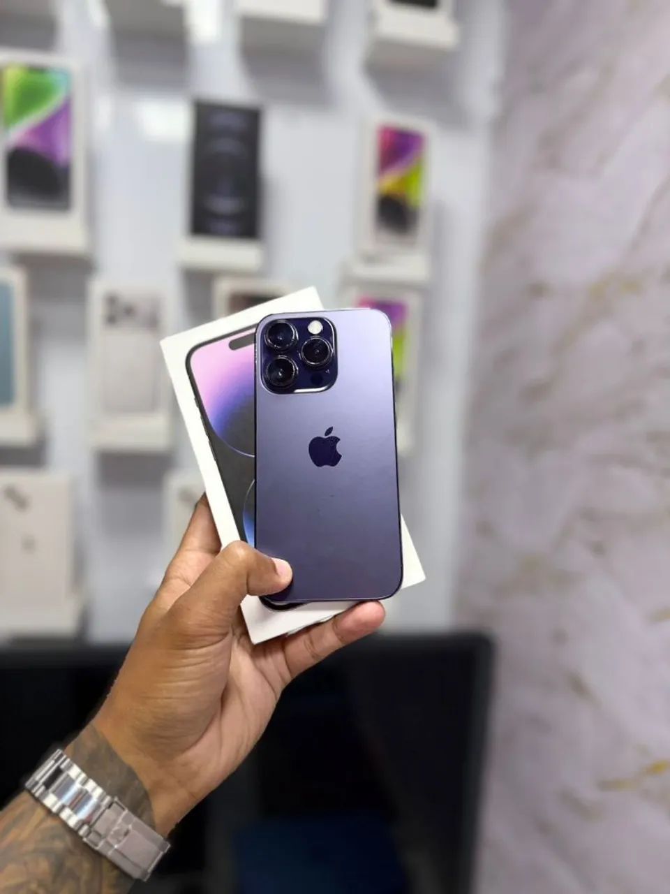 IPHONE 14 PRO 256GB<br>TELA NOVA<br>R$ 2.799,00 - Foto 2