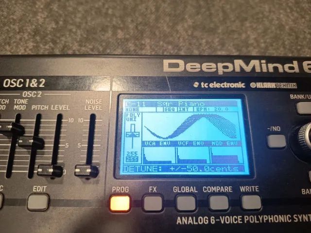 Sintetizador Behringer Deepmind 6 - Foto 3