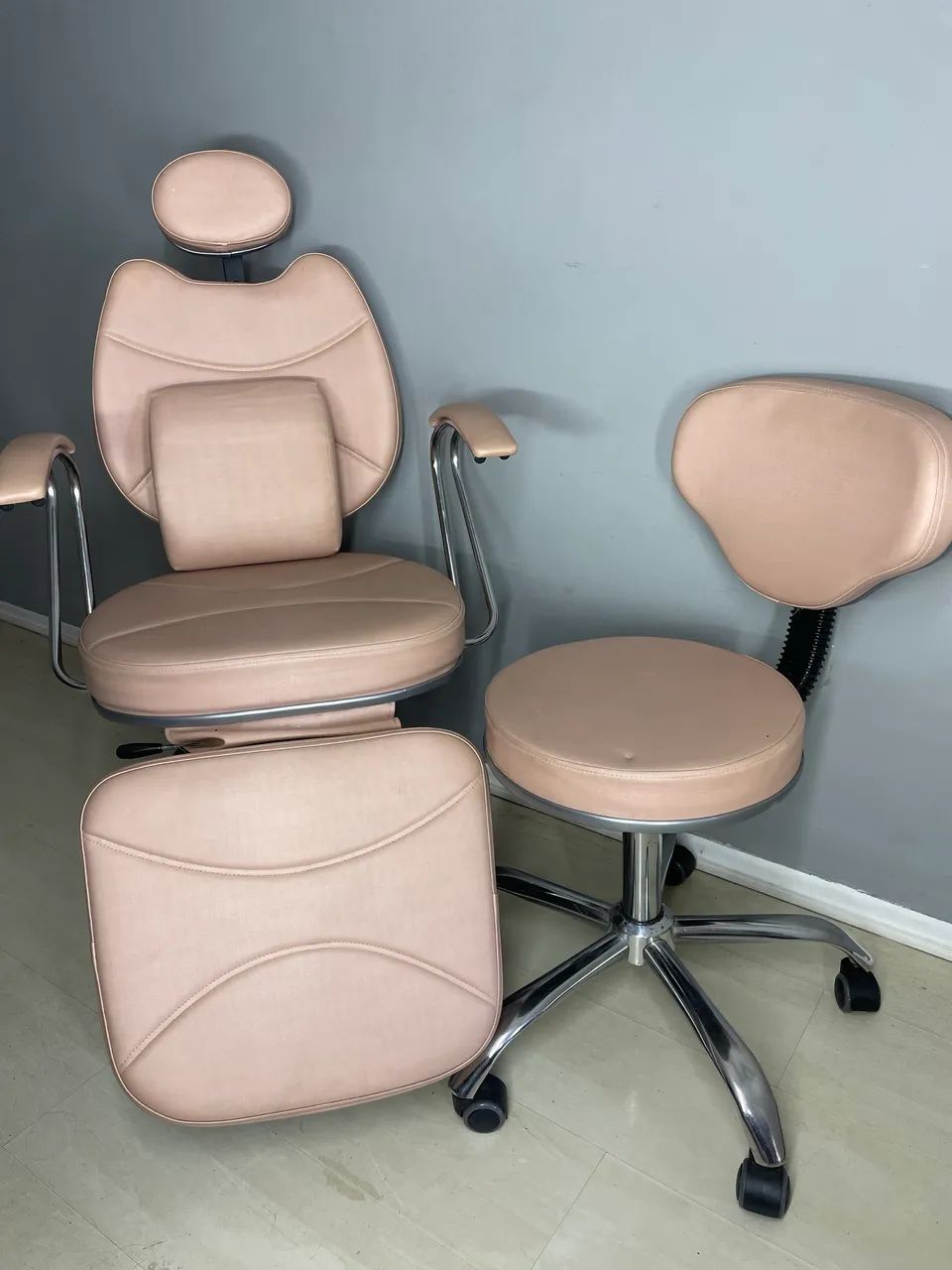 Cadeira Profissional para Estética Reclinável + Mocho | Excelente Estado - Foto 4