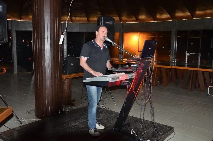 Musica ao vivo - Foto 4
