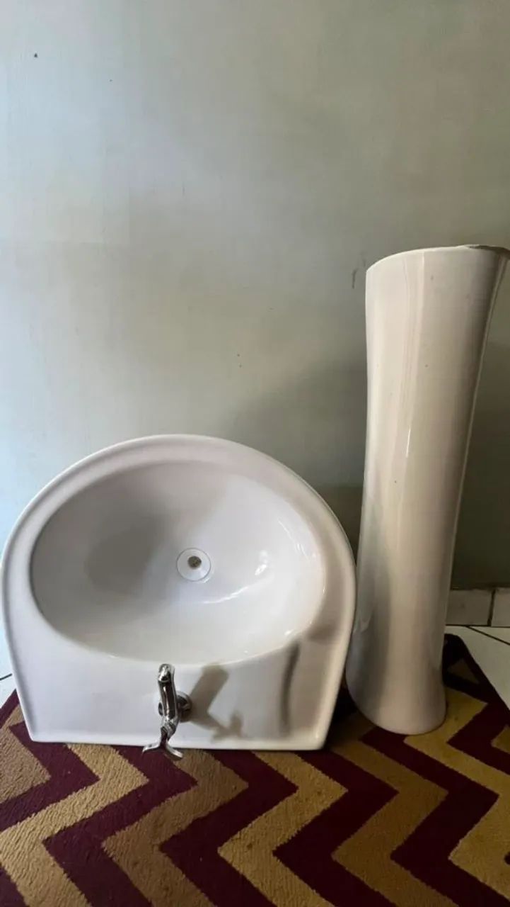 Pia de banheiro com base