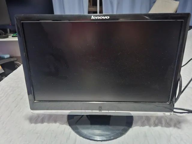 Monitor Lenovo 19