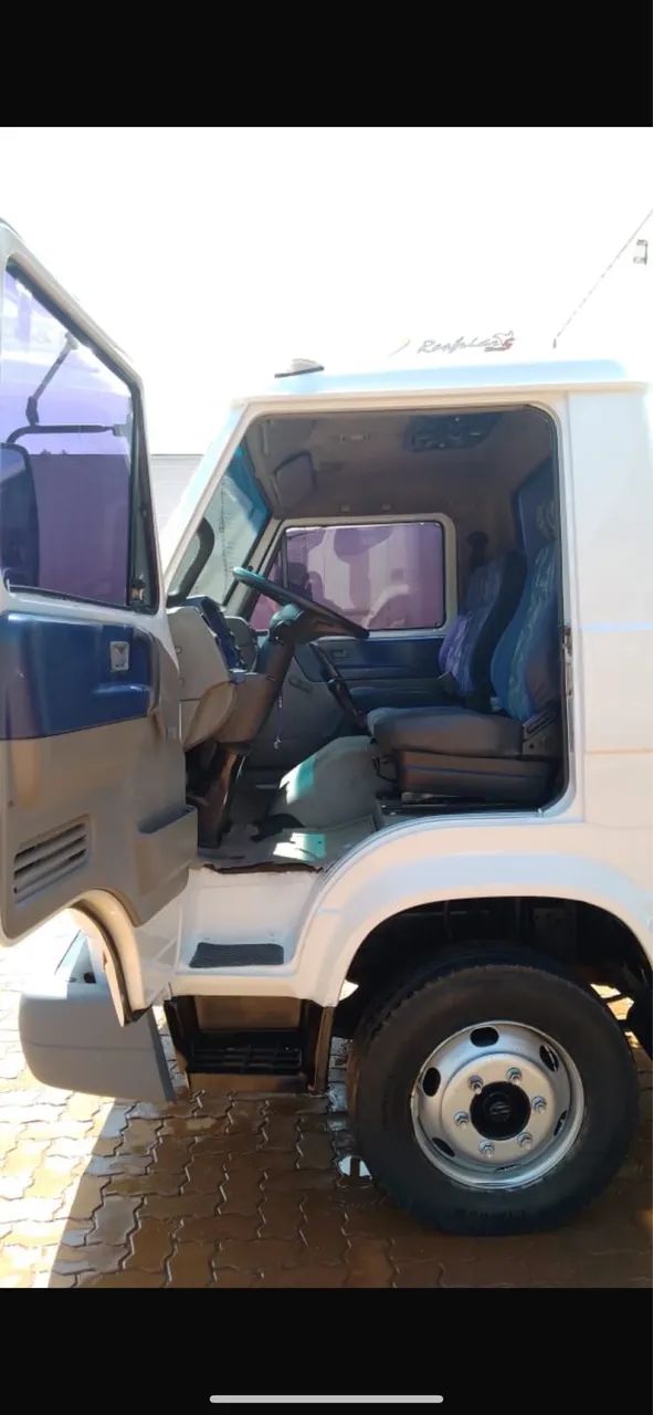 Caminhão 8-120 Baú - Foto 9