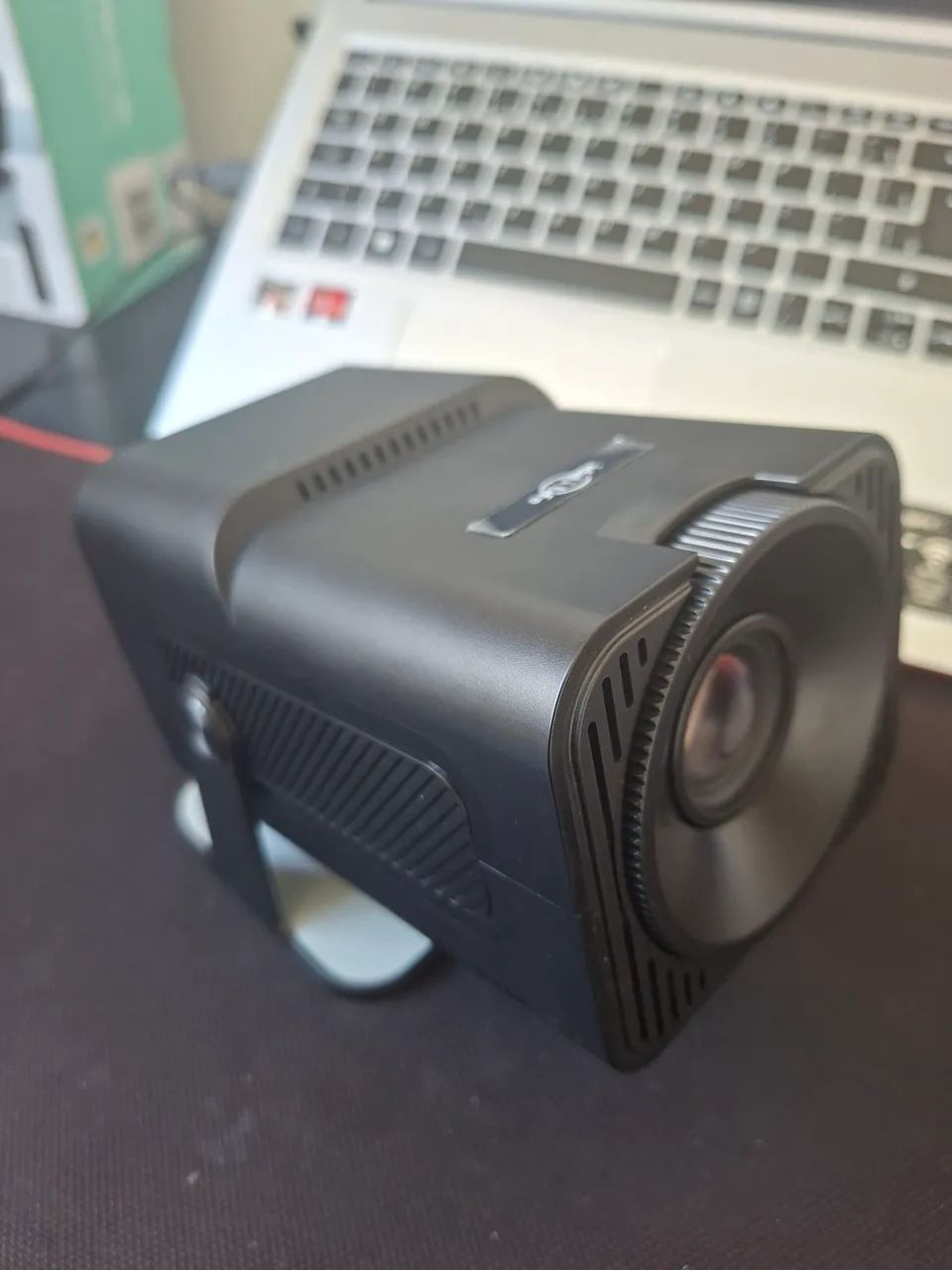 Projetor HY320 Portátil - Wi-Fi, Bluetooth, Smart - Foto 2