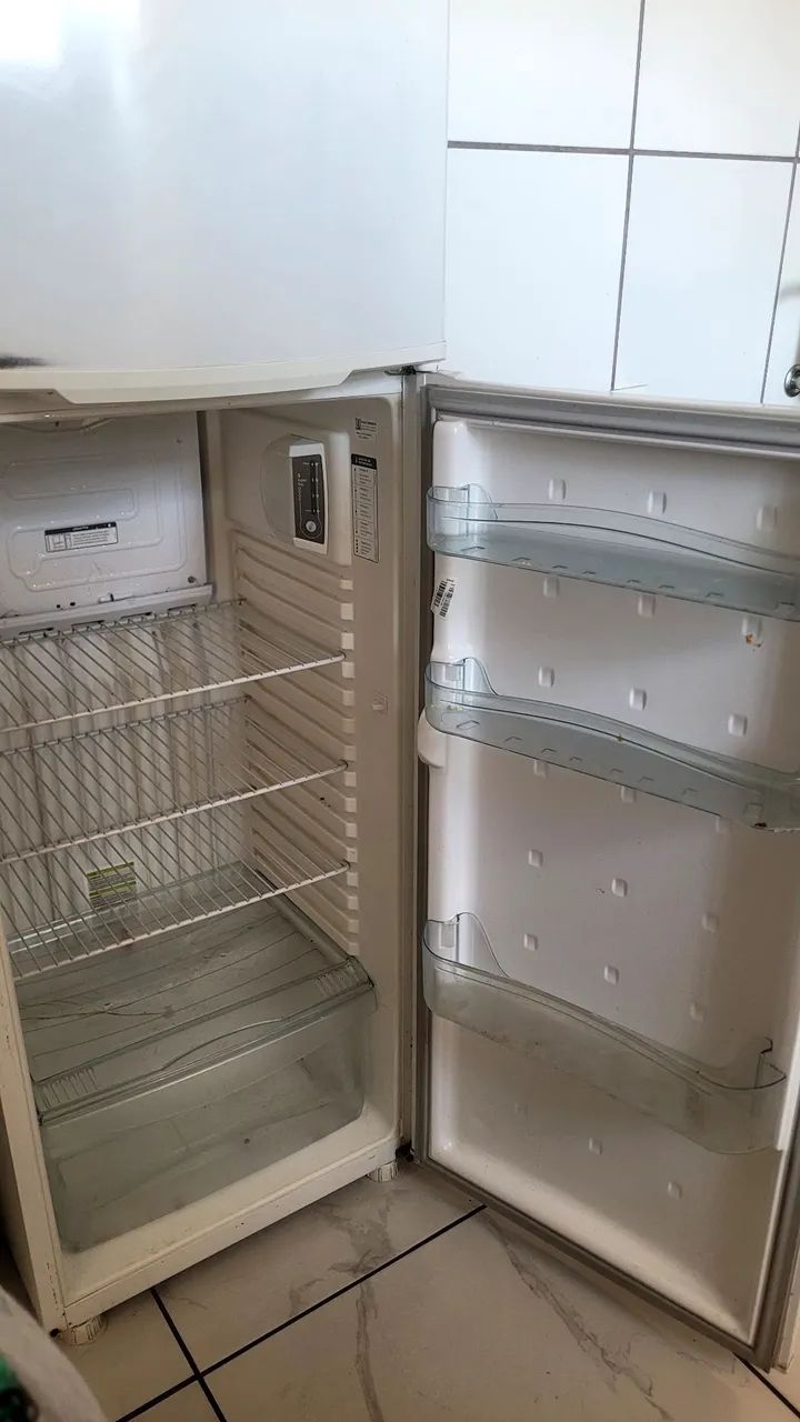 Geladeira Consul - Funcionando perfeitamente, Duas portas - Foto 3
