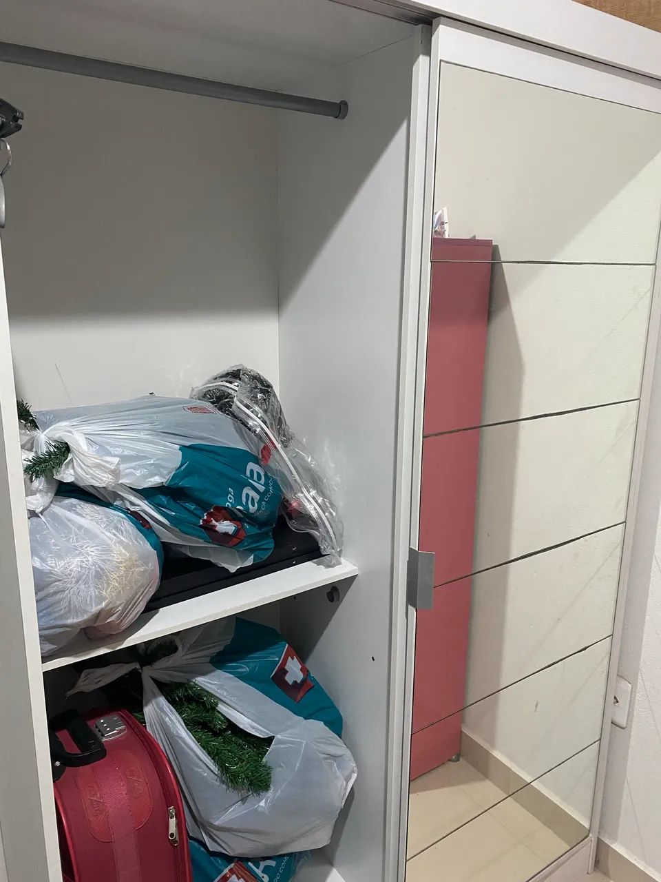 Guarda Roupa solteiro com espelho - Foto 2