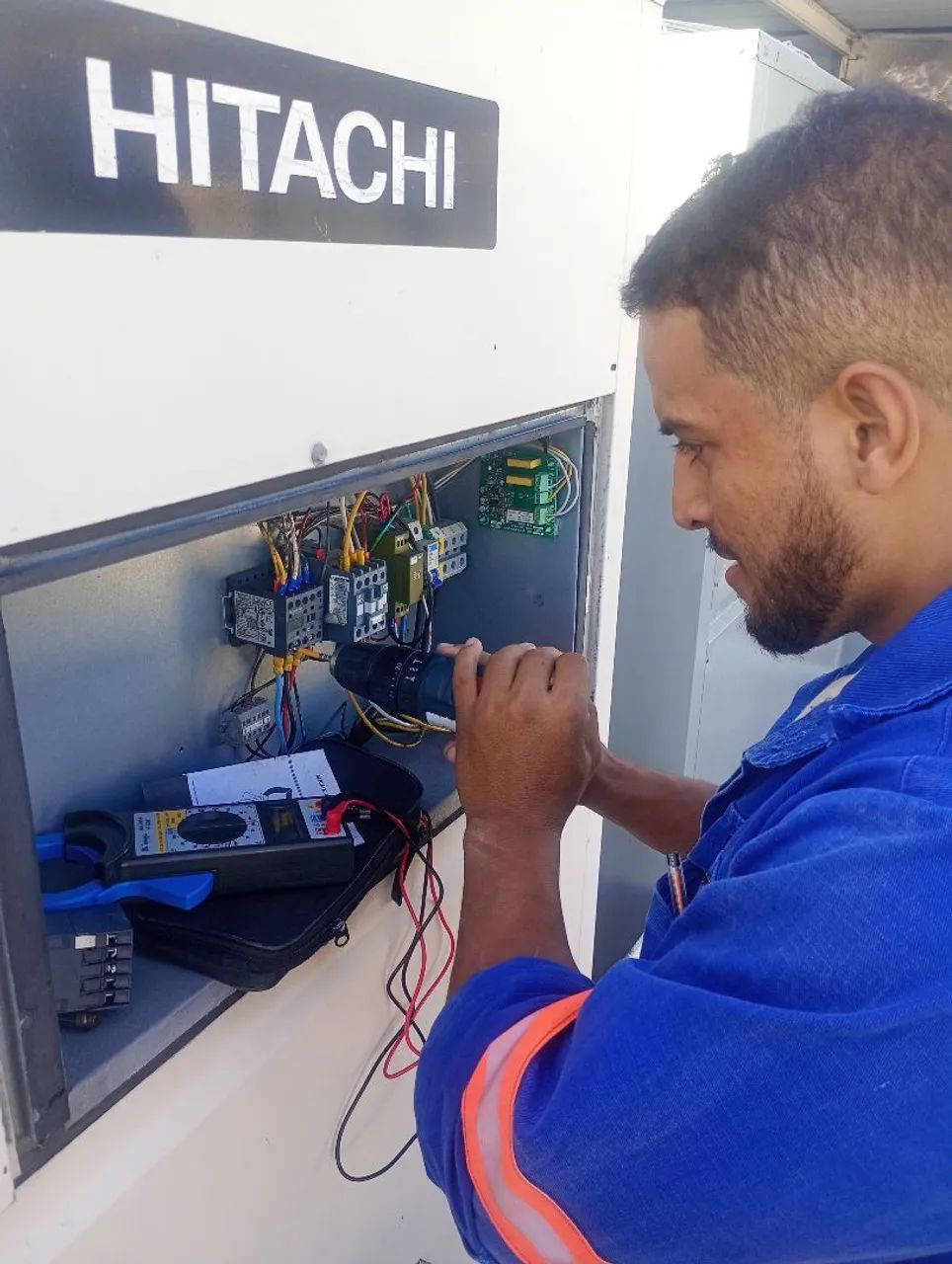 Eletricista de qualidade e confiança - Foto 3