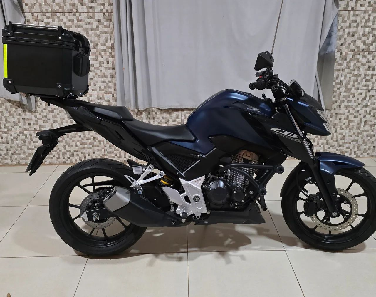 Honda Cb300f  - Foto 5