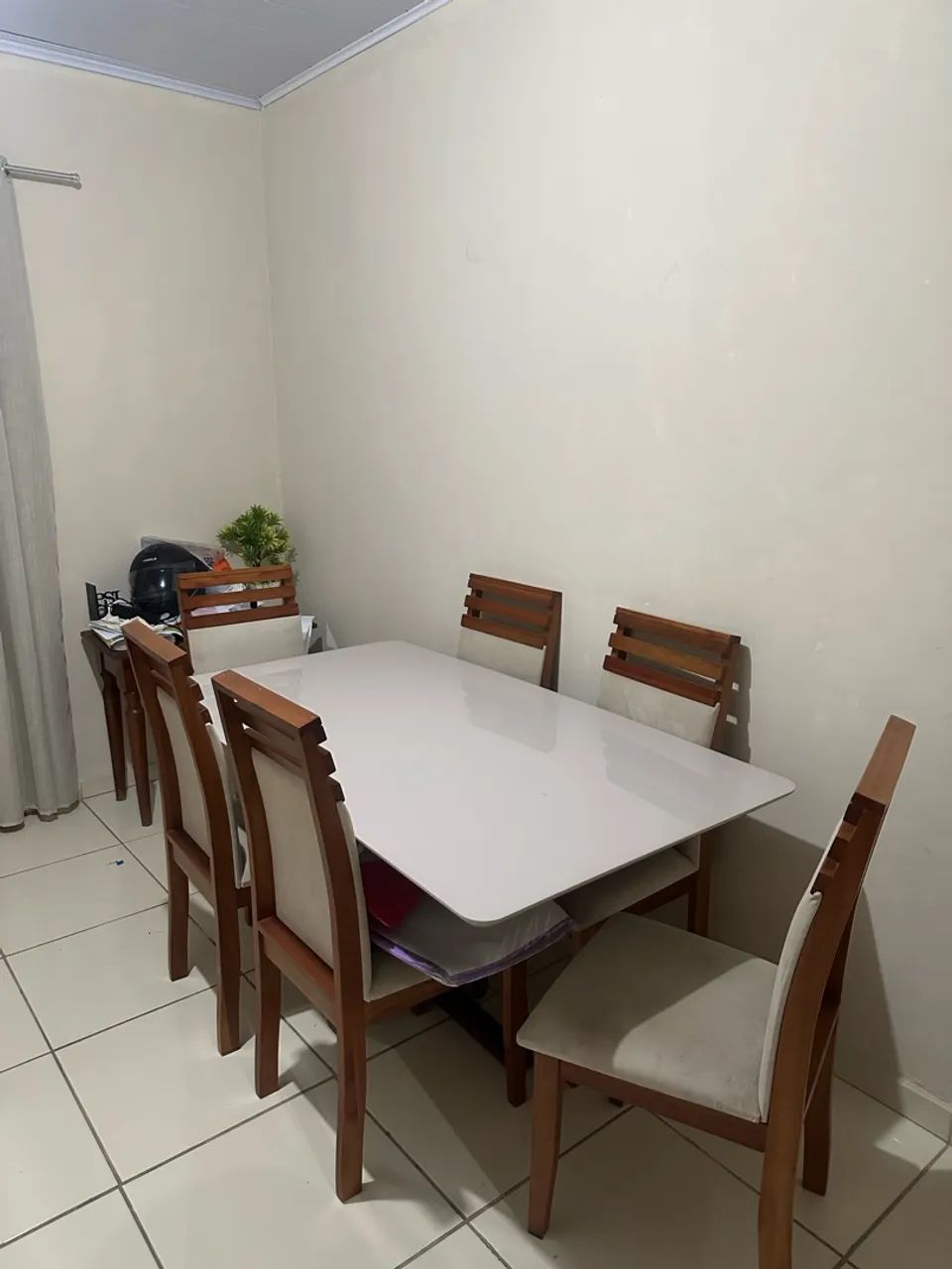 MESA DE JANTAR 06 CADEIRAS.