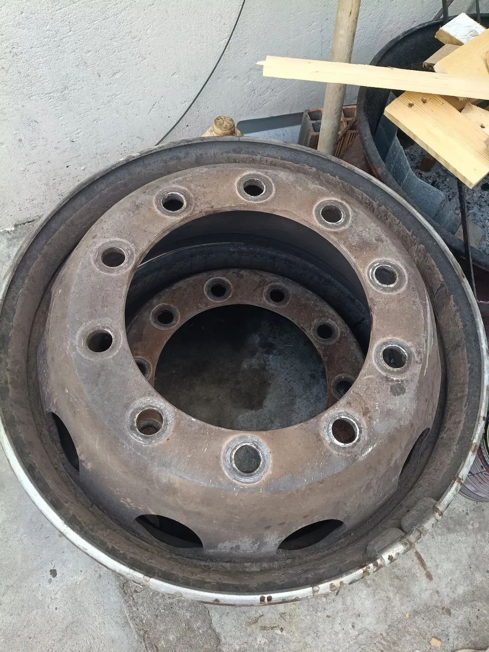 2 roda de ferro. - Foto 2