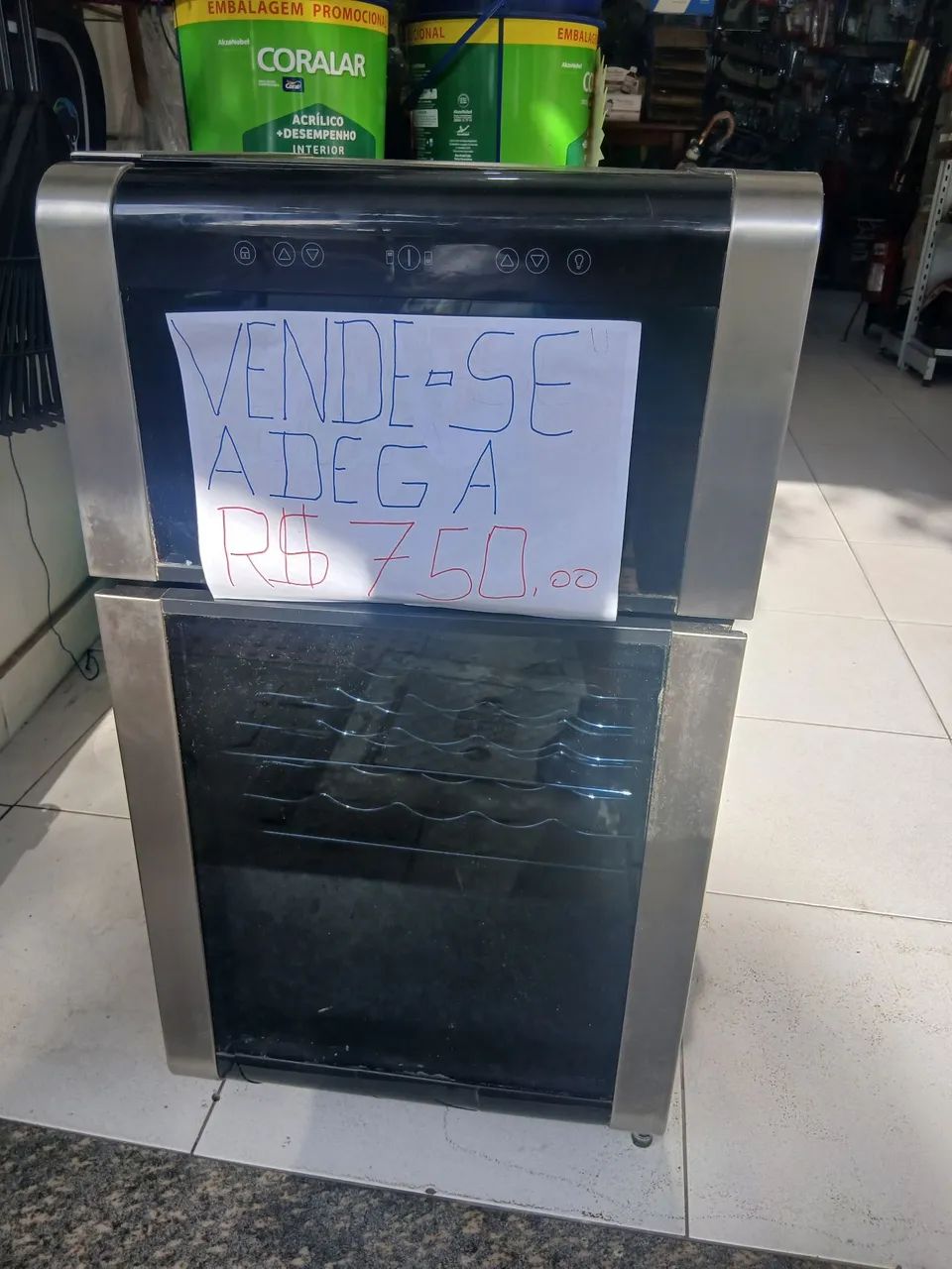 ? ADEGA CLIMATIZADA ELECTROLUX AC28