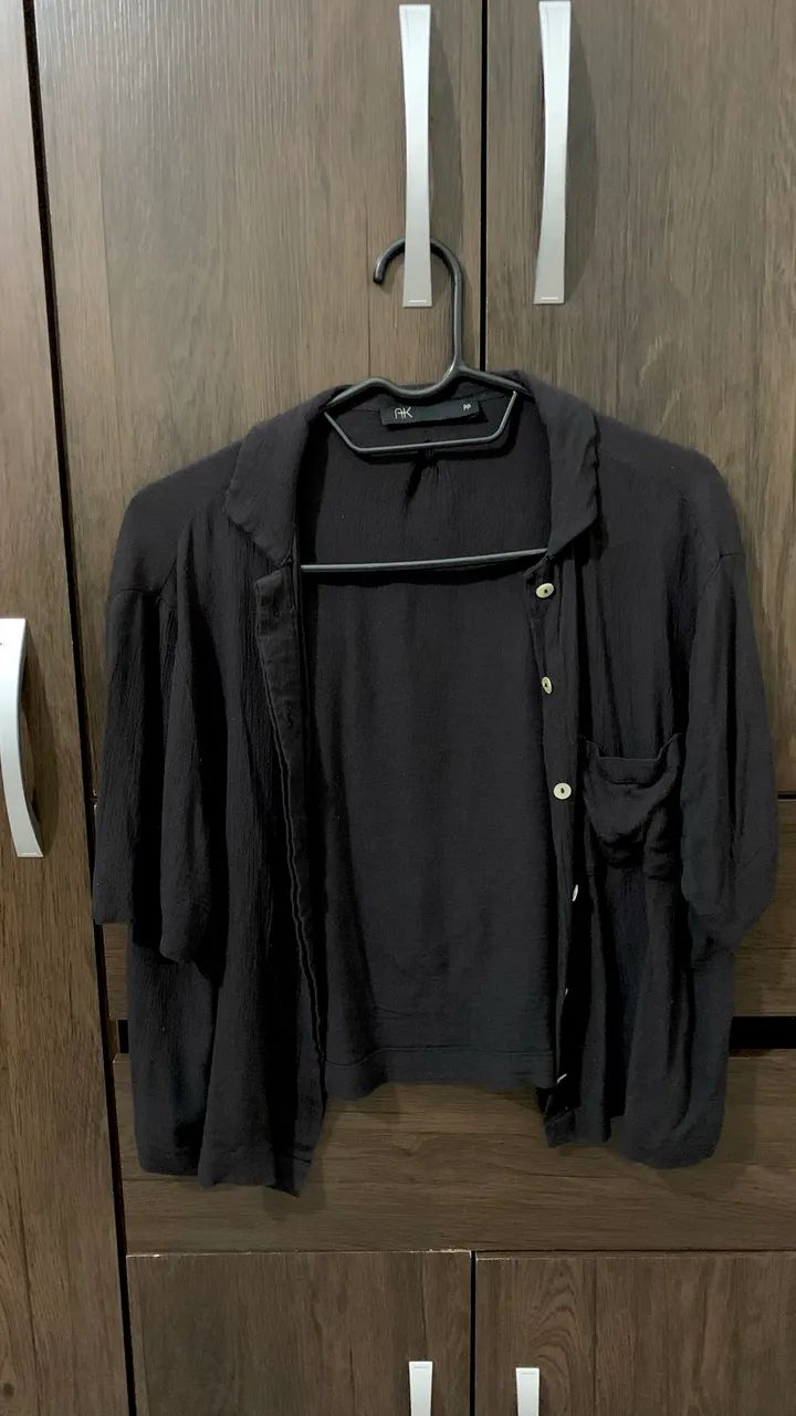 Camisa de botão preta 