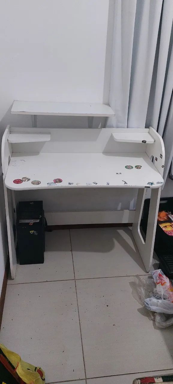 Escrivaninha Branca com Prateleiras (Estudo / Computador) - Foto 2