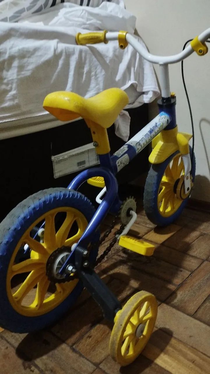 ? BICICLETA INFANTIL SHARK ARO 12 ? BEM CONSERVADA - Foto 4