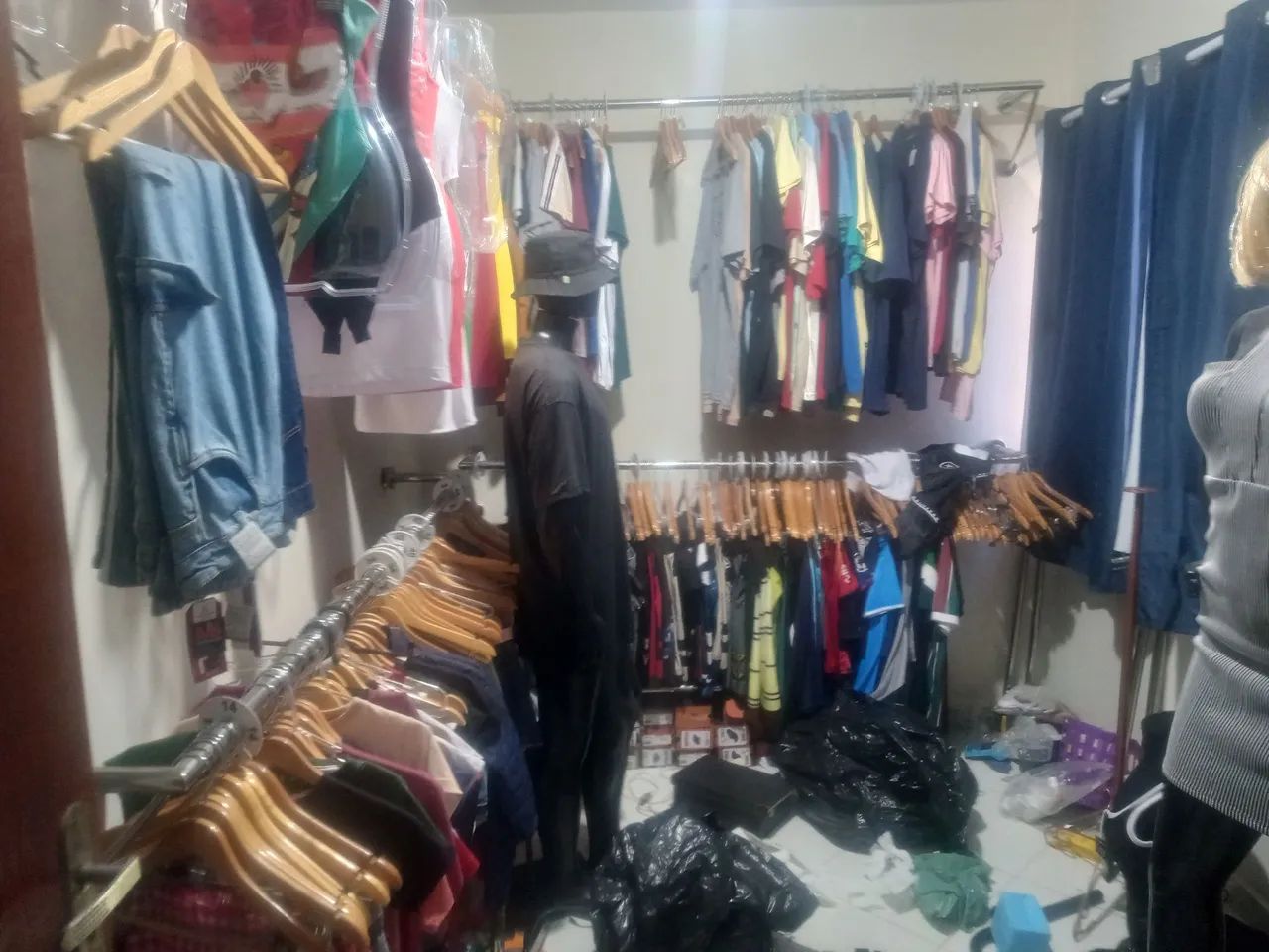 Passo loja de roupa masculino e feminino