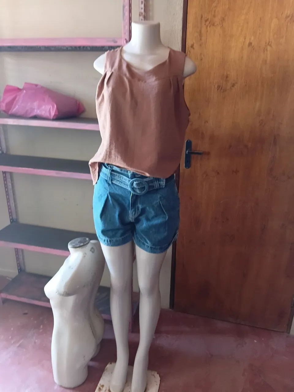 Manequim  vendo ou troco por infantil 