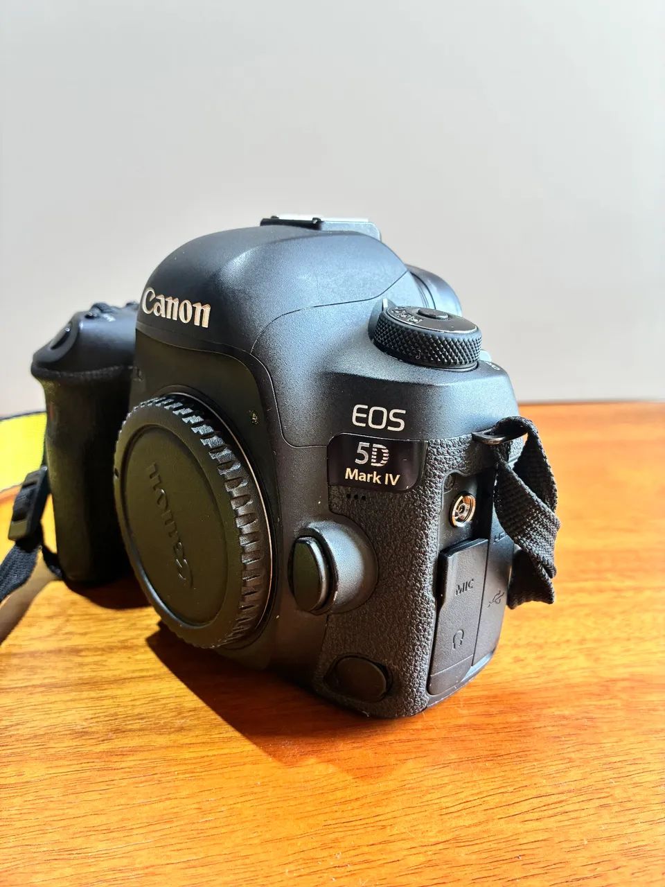 Canon EOS 5D Mark IV - Corpo - Foto 5
