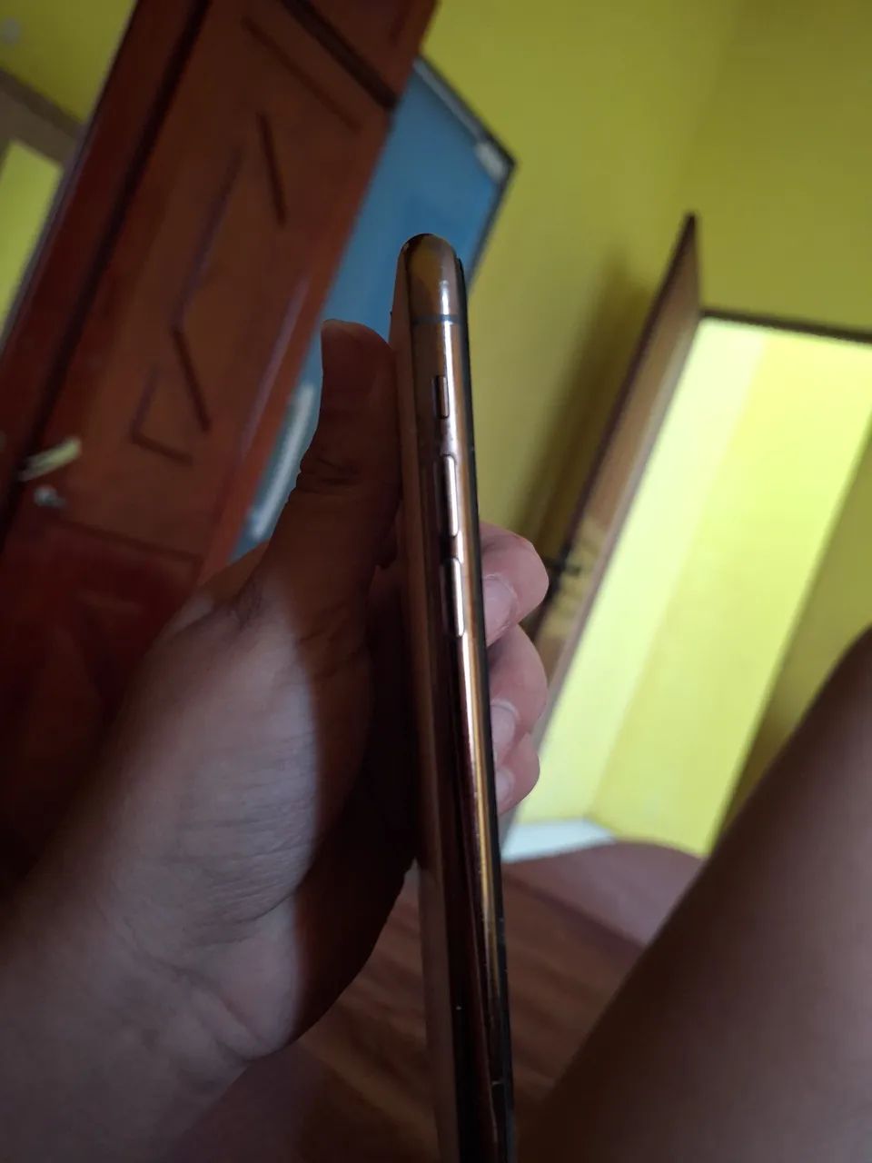 Iphone 11 Pro Max Dourado  - Foto 4