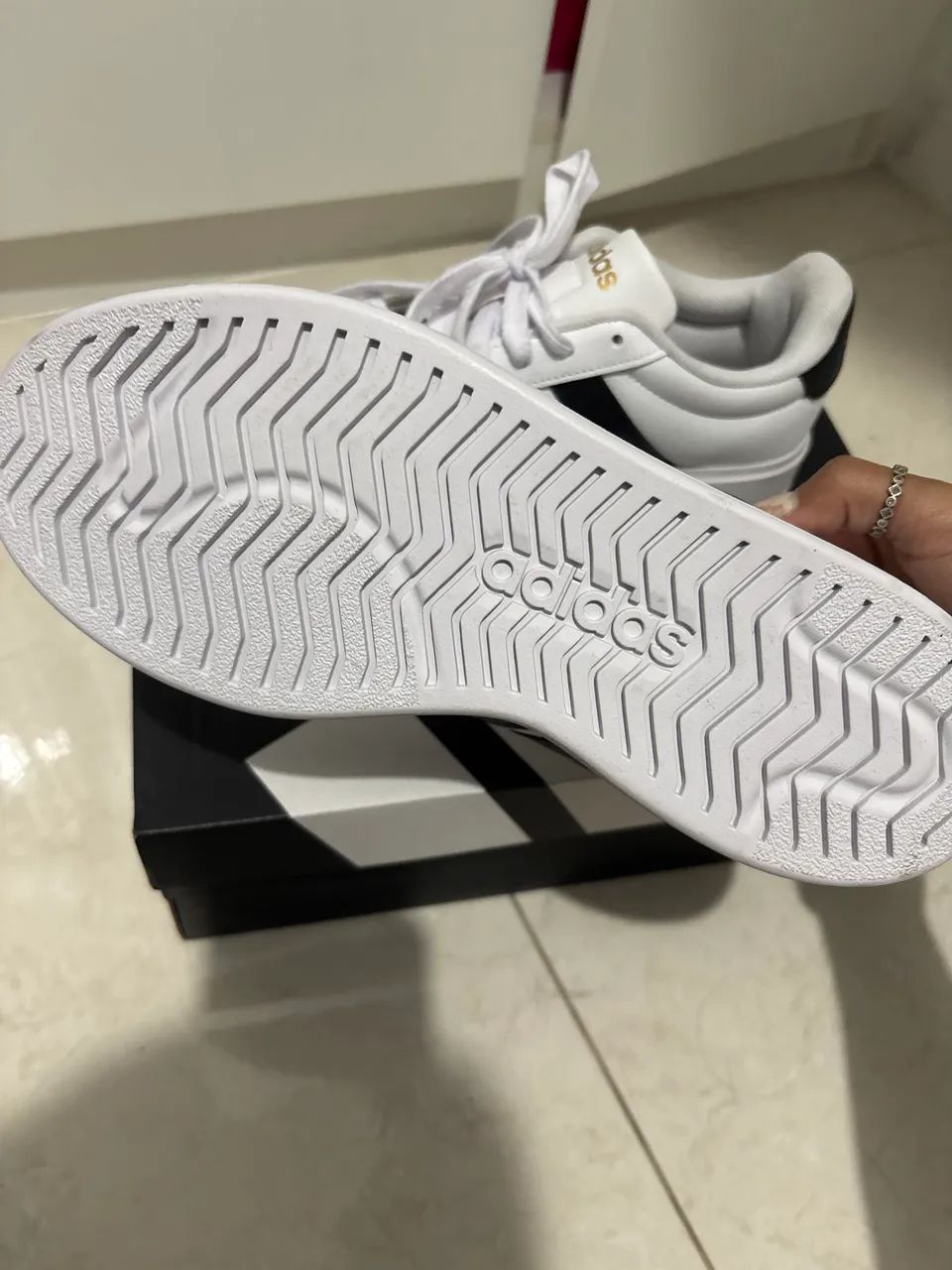 Tênis Adidas branco original nunca usado! - Foto 2
