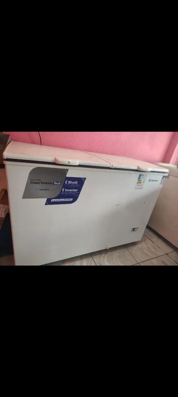 Freezer semi novo 