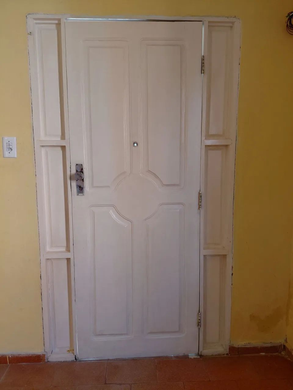 Vende-se uma porta de madeira de cedro - Foto 2