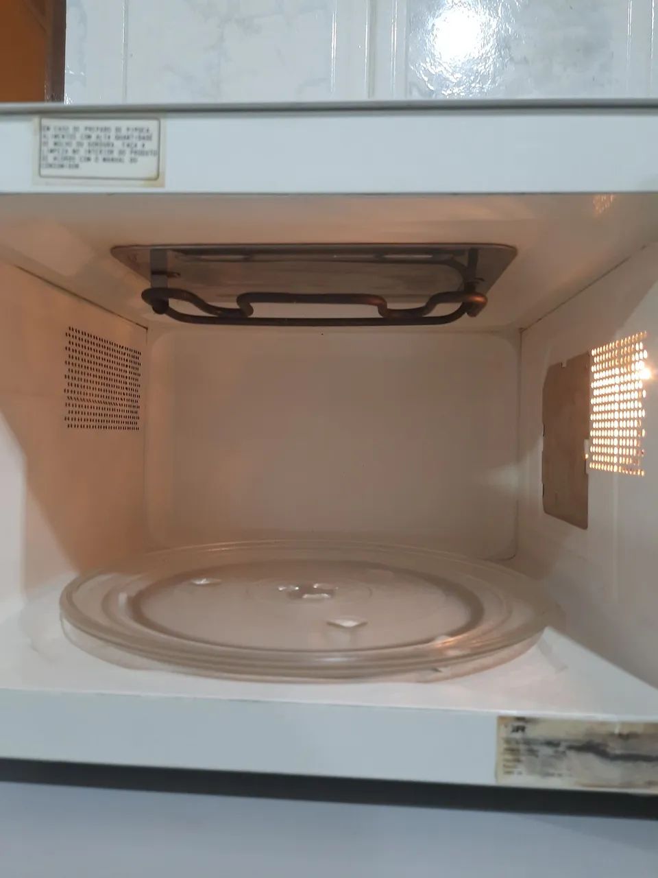 Micro-ondas BRASTEMP Maxi gratine 30L, 127v  funcionando perfeitamente  - Foto 4