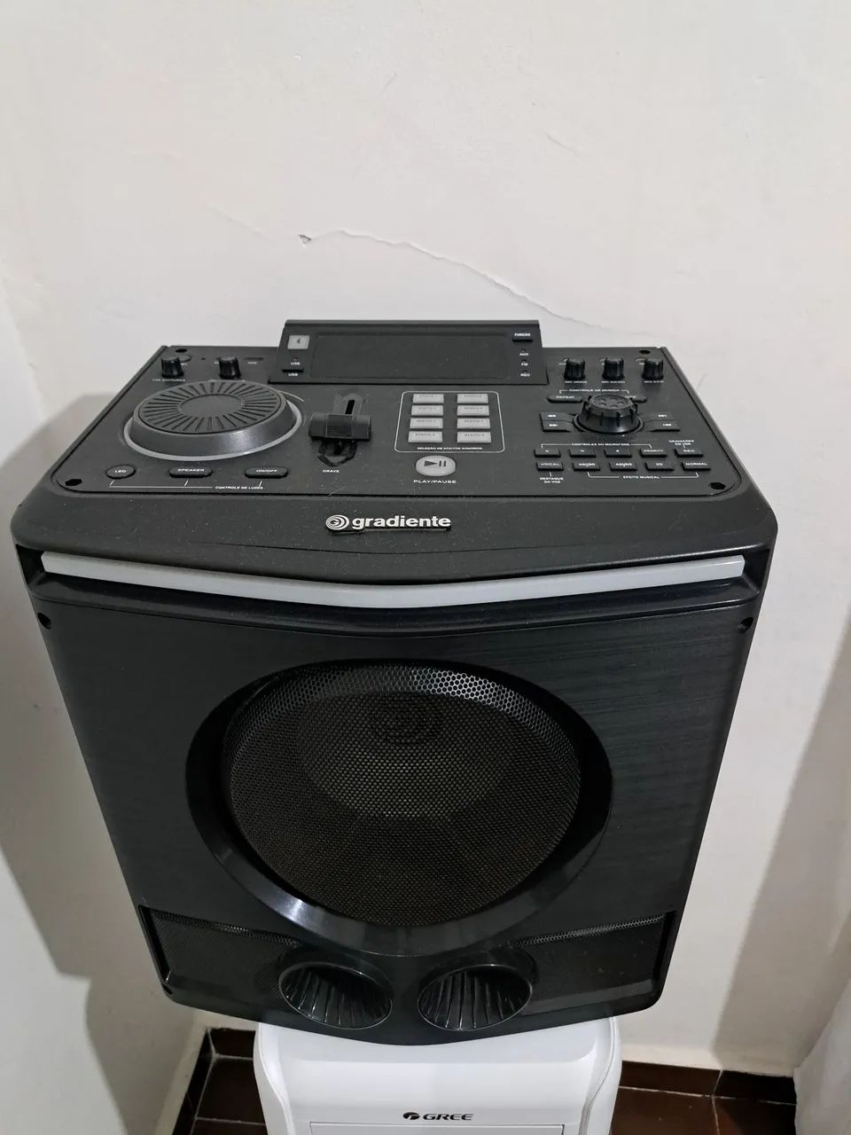 Caixa gradiente com microfone jbl 
