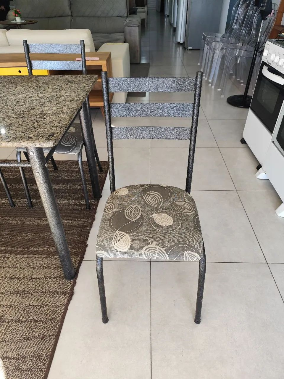 Mesa De Mármore Com 4 Cadeiras  - Foto 5