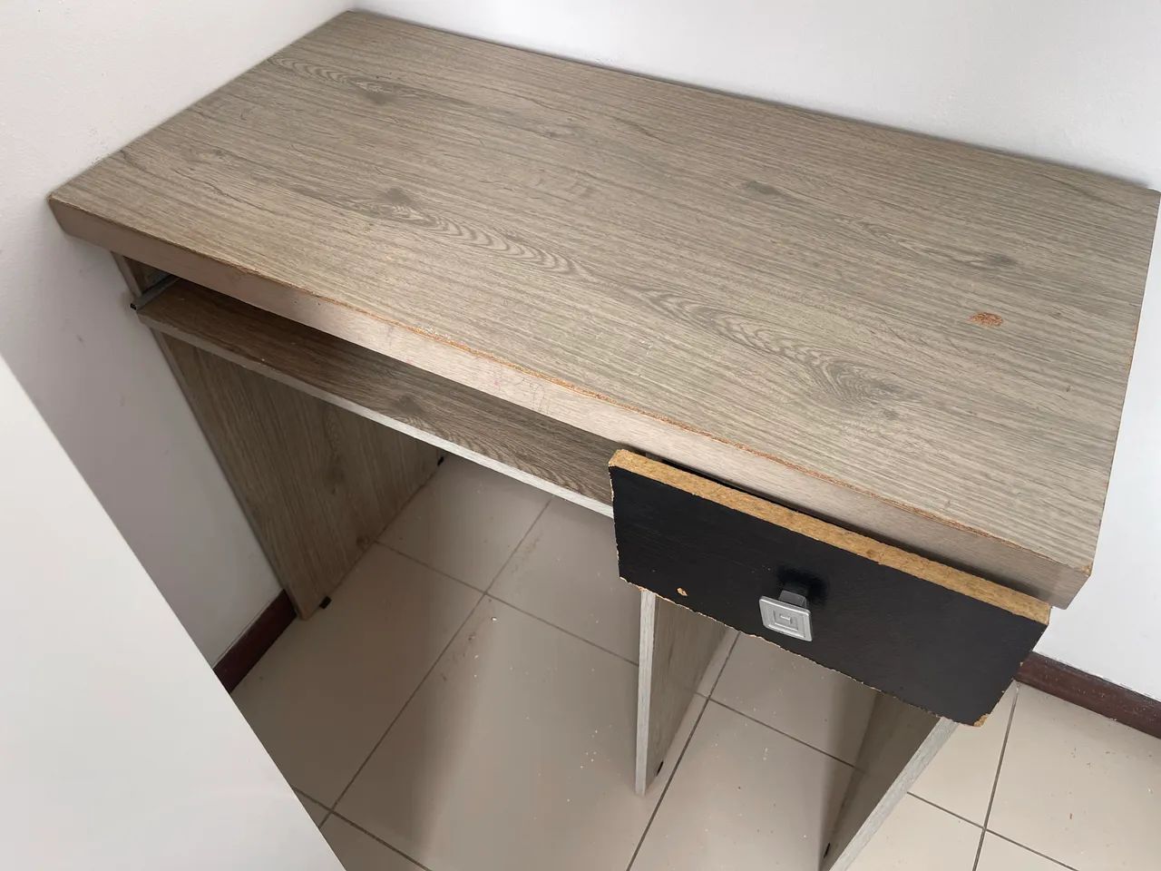 Vende-se uma bancada de estudo 