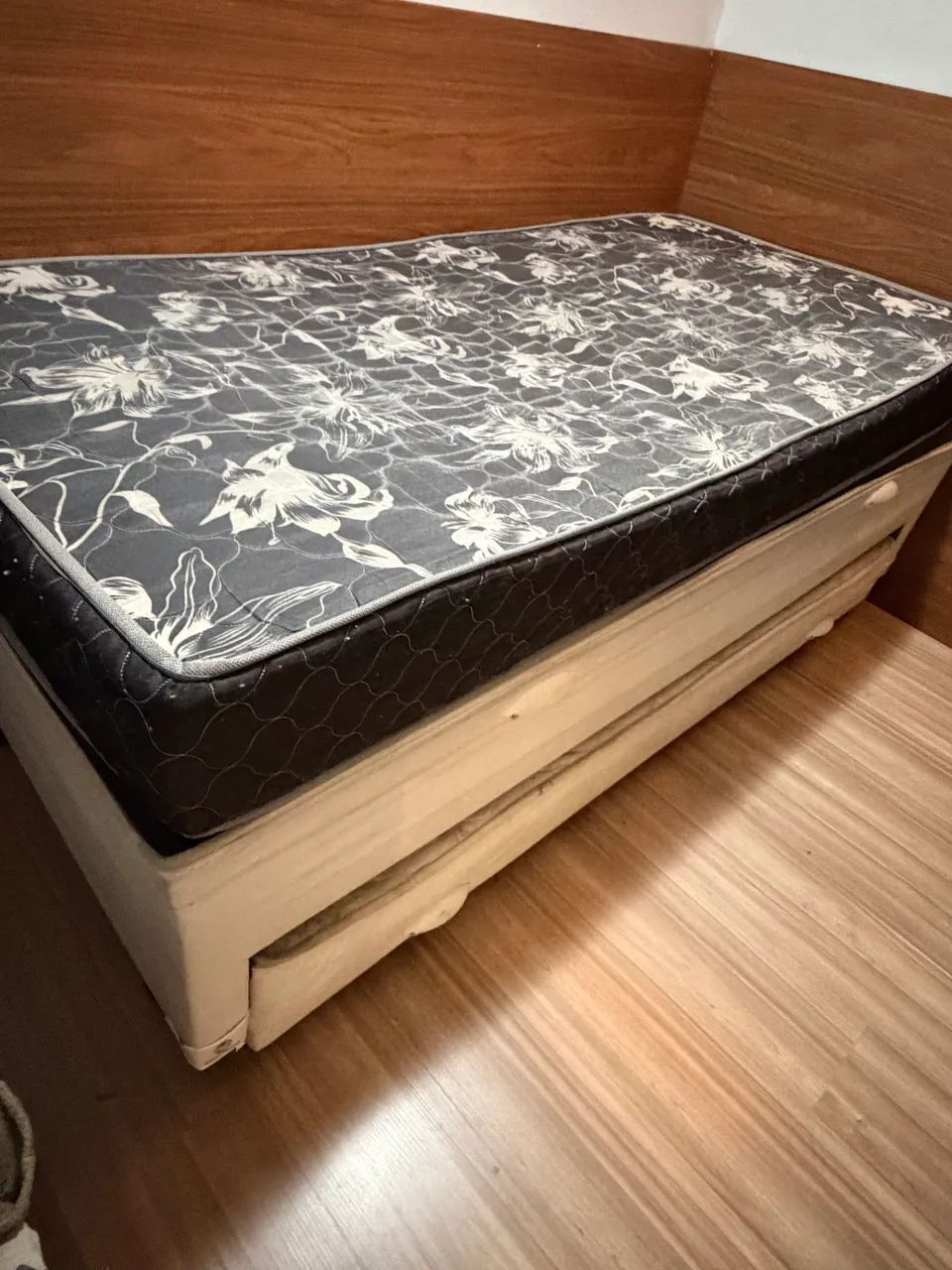 Cama box, 2 colchões - Foto 5
