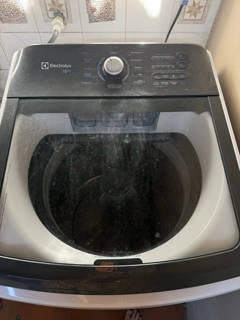 Máquina de lavar 18kl 2 meses de uso eletrolux 